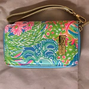 Lilly Pulitzer wristlet with slot for iPhone 6/7/8